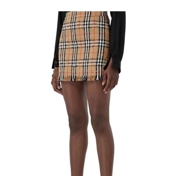New Authentic BURBERRY Vintage Check Bouclé Mini Skirt | Size 0 | Archive Beige - Picture 10 of 12